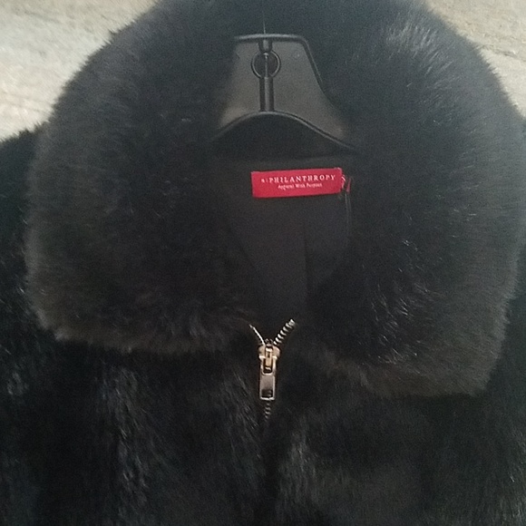 n: PHILANTHROPY - Picture 2 of 6